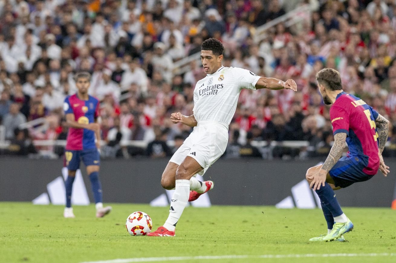 Real Madrid v Barcelona - Spanish Super Cup