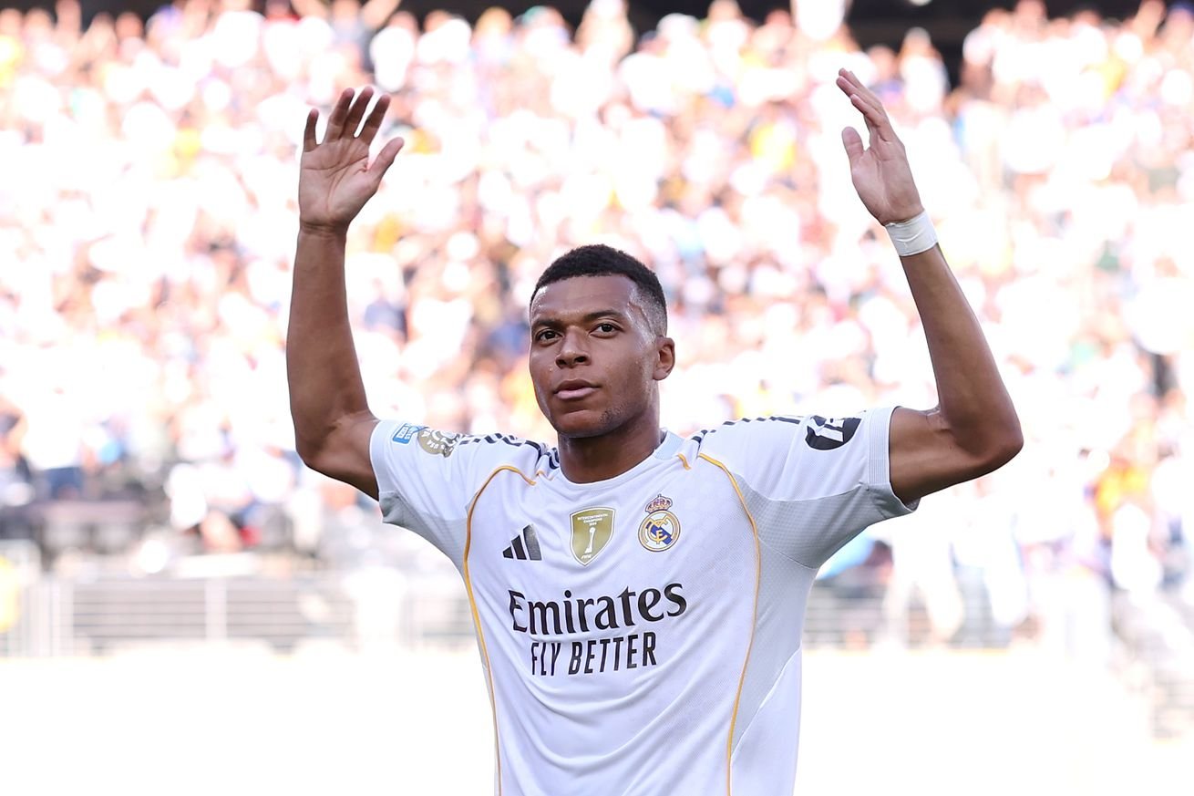 Real Madrid CF v Borussia Dortmund: Quarter-final - FIFA Club World Cup 2025
