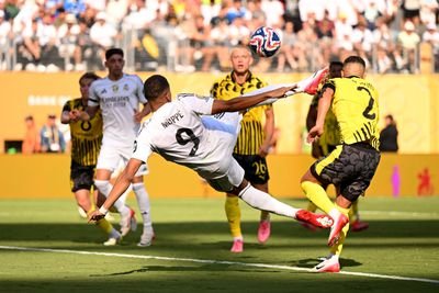 Real Madrid CF v Borussia Dortmund: Quarter-final - FIFA Club World Cup 2025