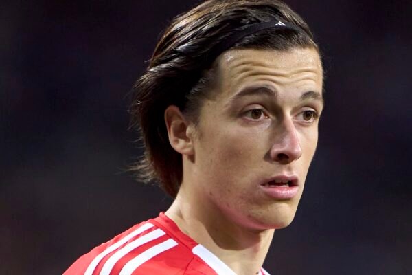 Carreras joins Benfica’s U.S. Trip while Real Madrid work to finalize transfer
